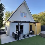 Nyarfas Panorama Vendeghaz Case de vacanță *